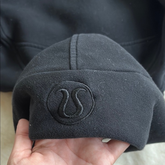 Black lululemon scuba - Picture 3 of 4